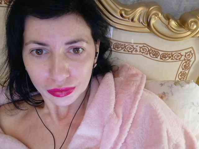 Rosalinda37 webcam