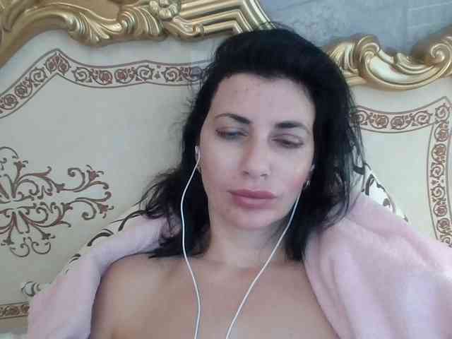 Rosalinda37 webcam