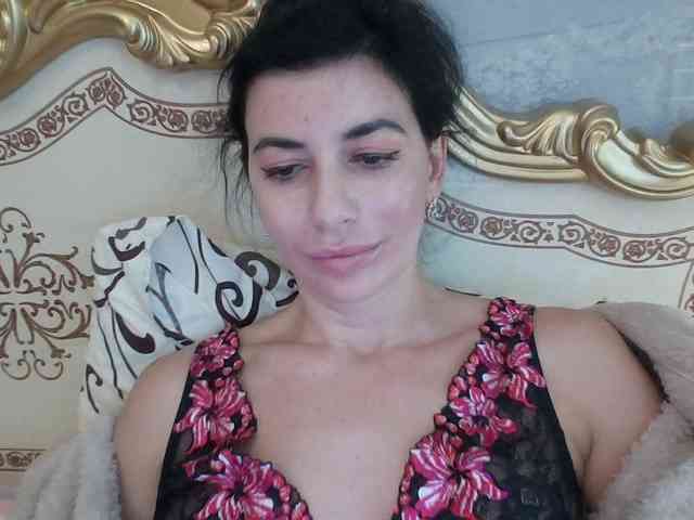 Rosalinda37 webcam