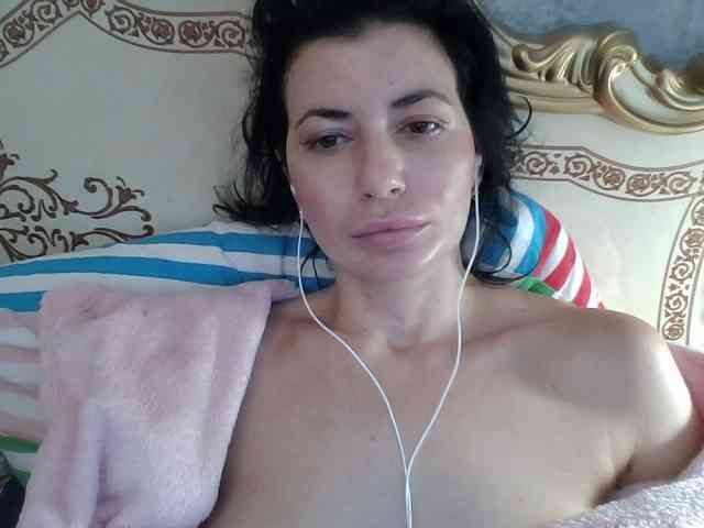 Rosalinda37 webcam