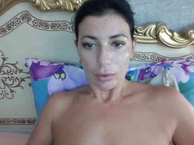 Rosalinda37 webcam