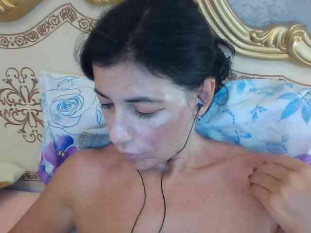 Rosalinda37 webcam