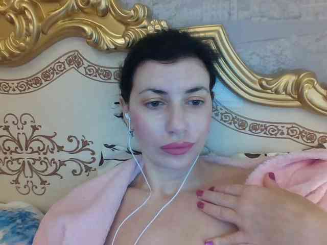 Rosalinda37 webcam