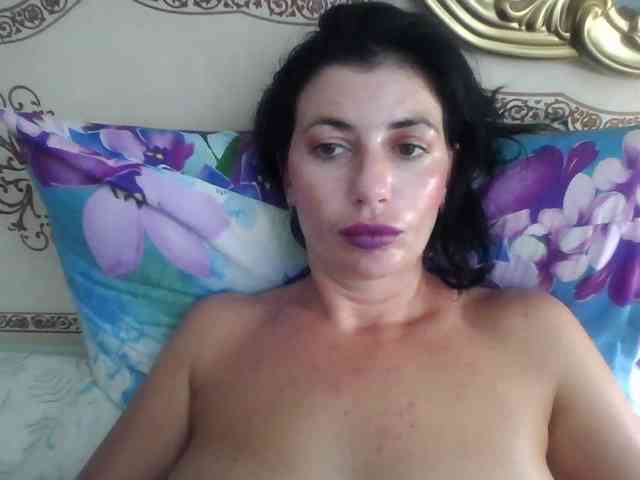 Rosalinda37 webcam