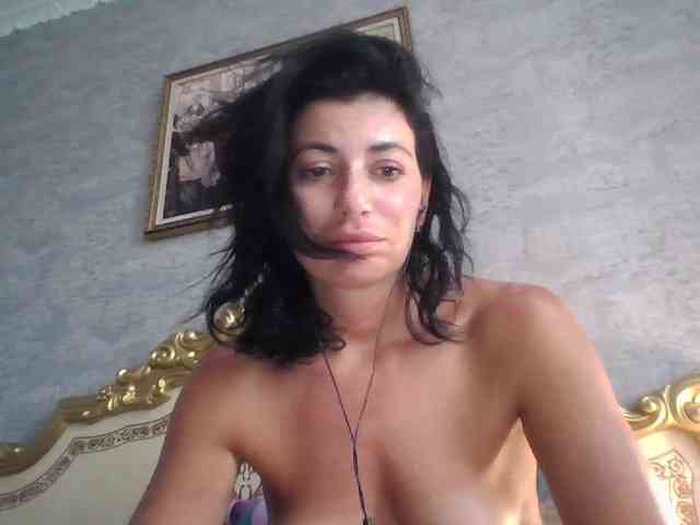 Rosalinda37 webcam