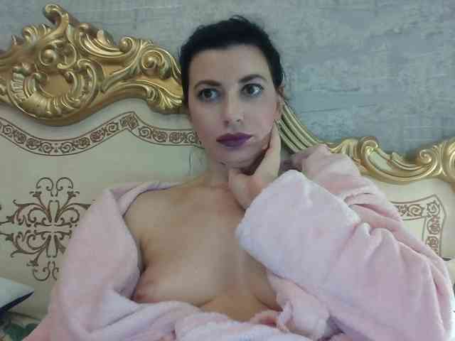 Rosalinda37 webcam