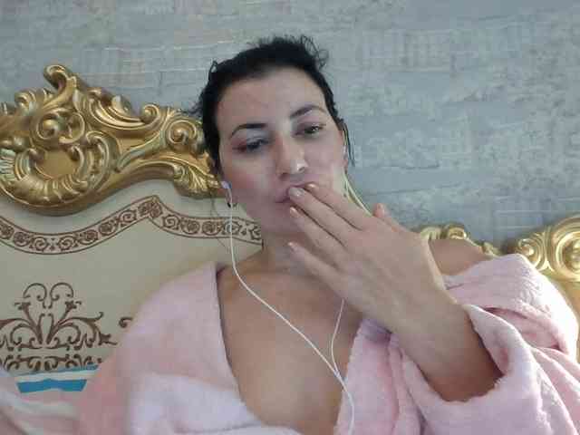 Rosalinda37 webcam