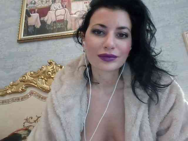Rosalinda37 webcam