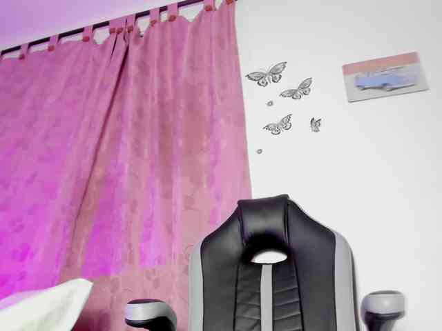 Roxxana-cute webcam