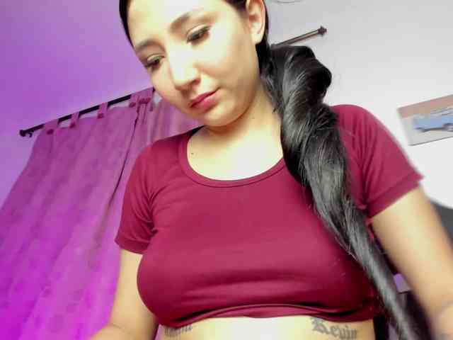 Roxxana-cute webcam