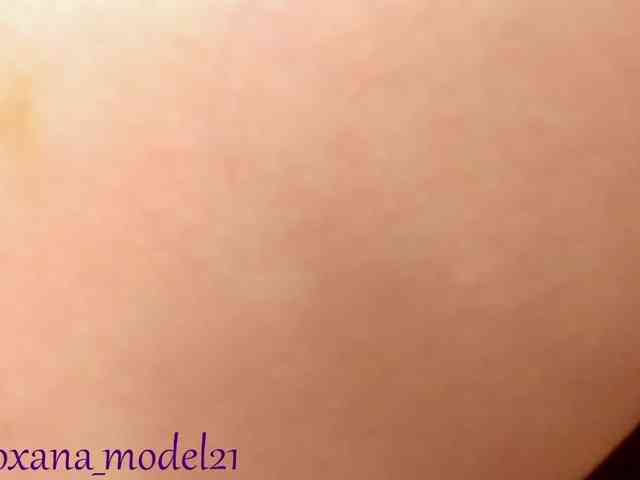 Roxxana-cute webcam