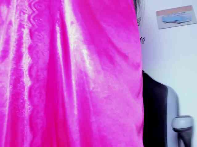 Roxxana-cute webcam