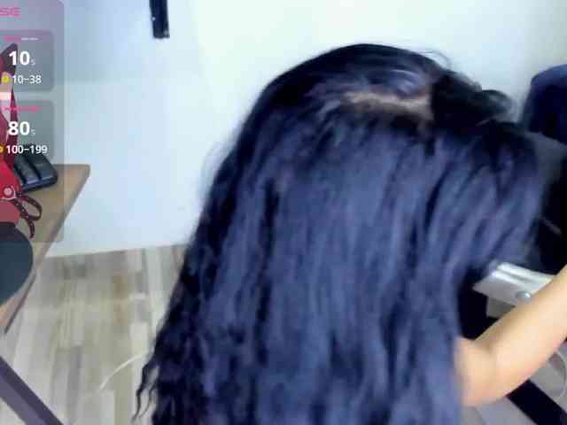Roxxana-cute webcam