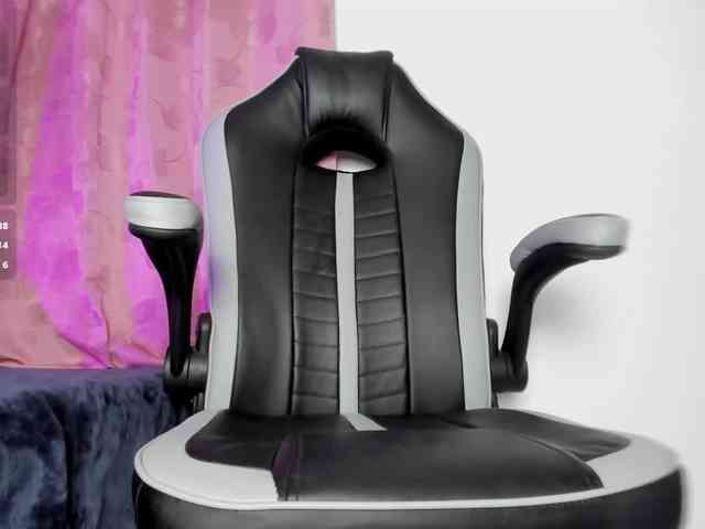 Roxxana-cute webcam