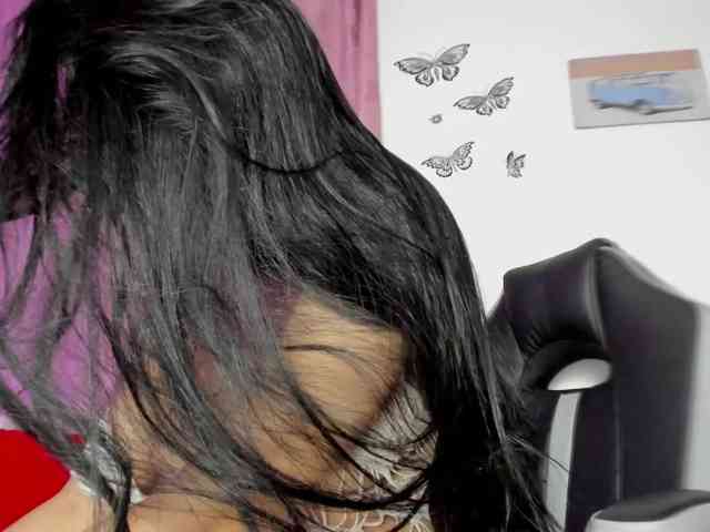 Roxxana-cute webcam