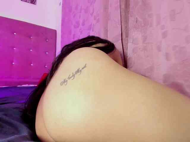 Roxxana-cute webcam