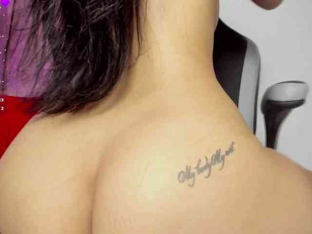 crystal-burbano Live Webcam on BongaCams