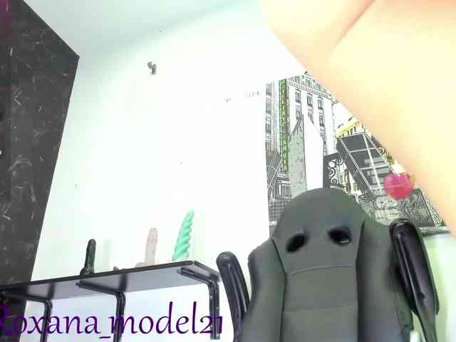 Roxxana-cute webcam