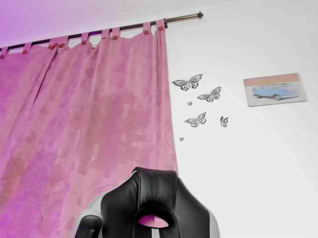Roxxana-cute webcam