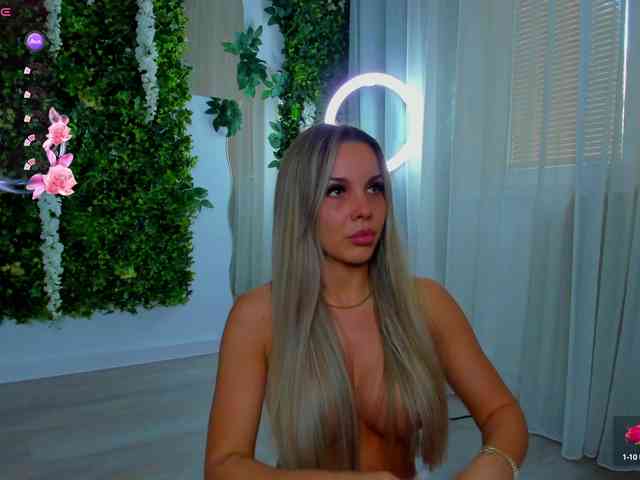ZinaSquirts webcam