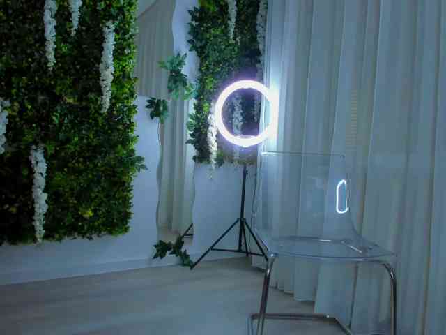 ZinaSquirts webcam