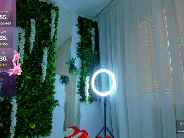 ZinaSquirts webcam