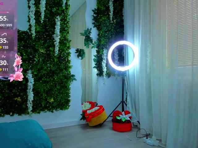 ZinaSquirts webcam