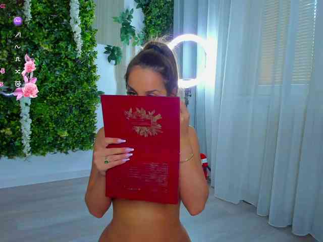 ZinaSquirts webcam