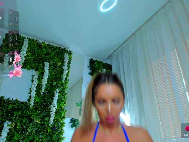 ZinaSquirts webcam