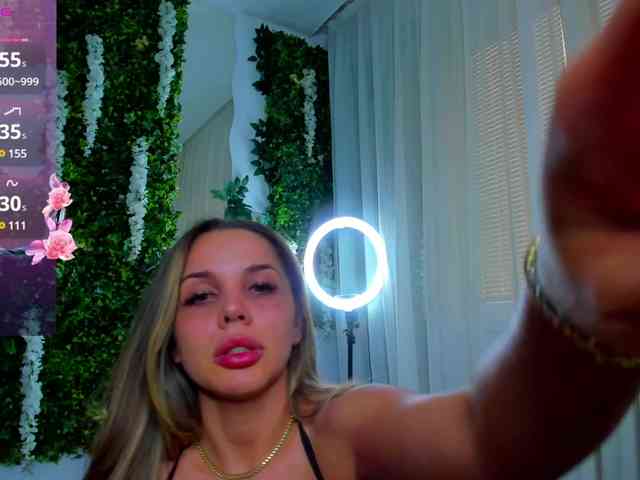 free nude videochat ZinaSquirts