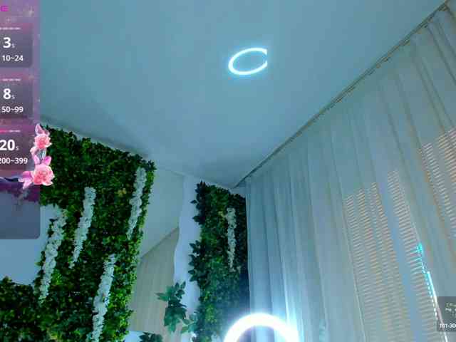 ZinaSquirts webcam
