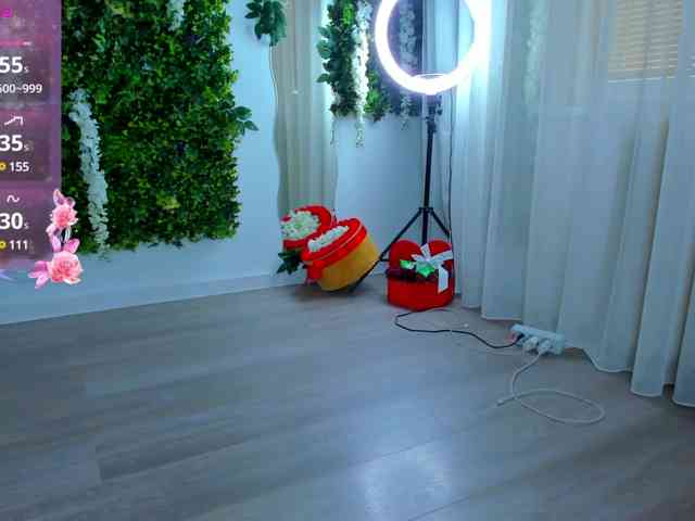 ZinaSquirts webcam