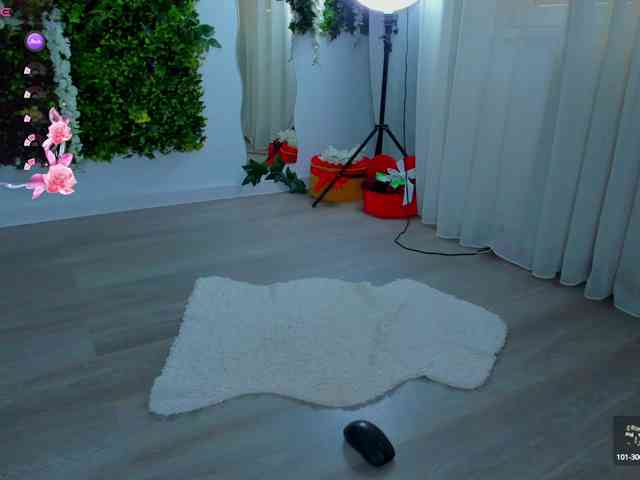 ZinaSquirts webcam