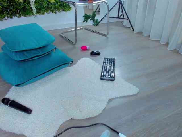 ZinaSquirts ZinaSquirts