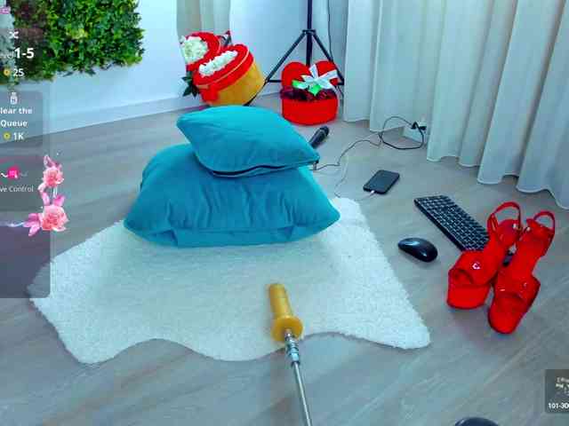 ZinaSquirts webcam