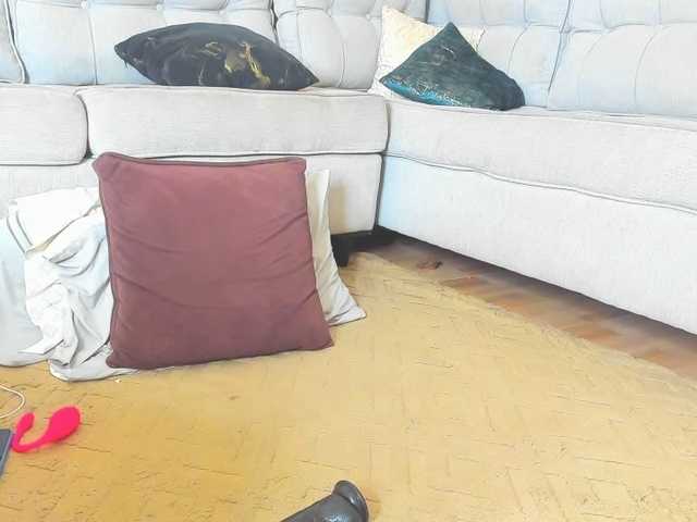 Lucienah's BongaCams show and profile