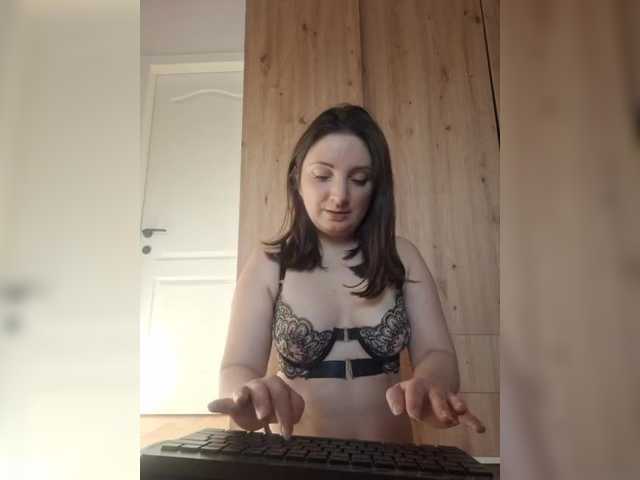 Succubus13's BongaCams show and profile