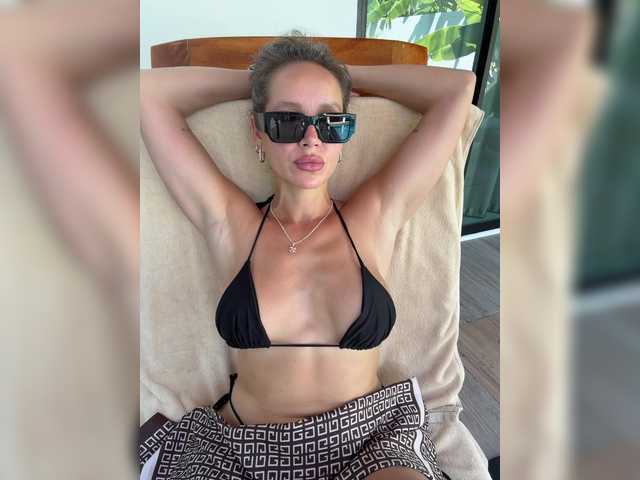 meow-777's BongaCams show and profile