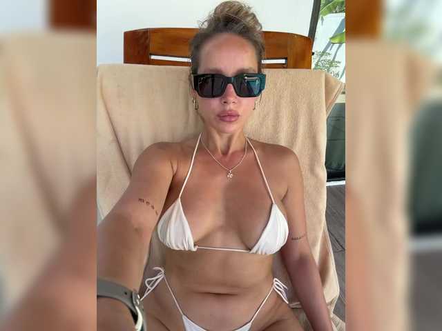 meow-777's BongaCams show and profile