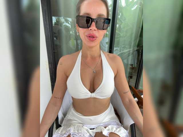 meow-777 from BongaCams