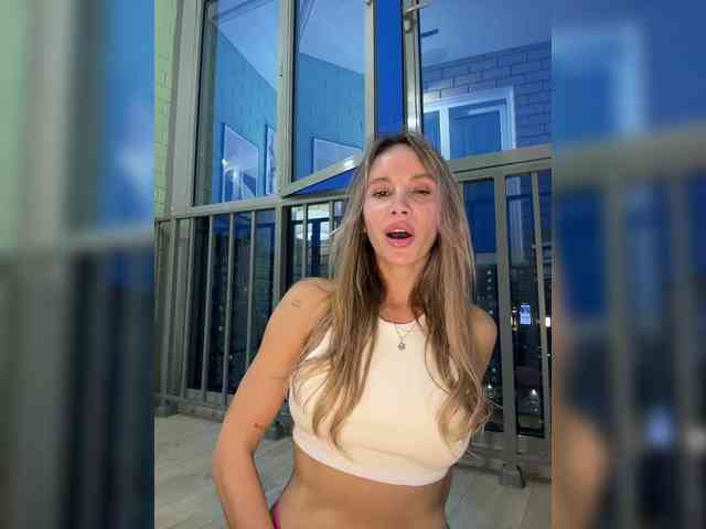 CandyViki webcam