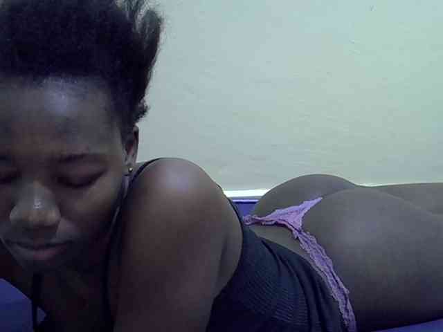 Sexydee14 Live Webcam on BongaCams