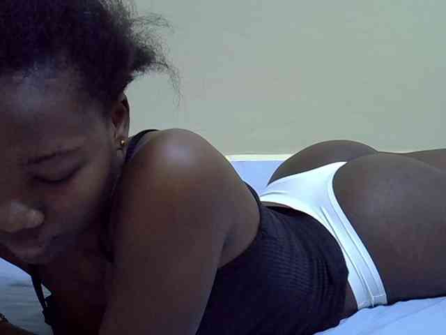 Sexydee14 webcam
