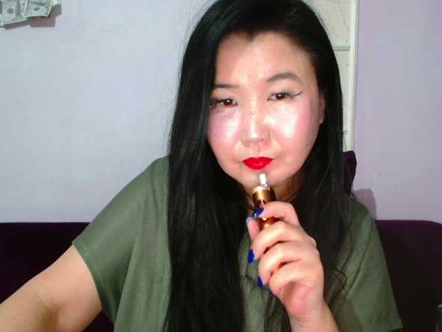 Bet-Lu's BongaCams show and profile