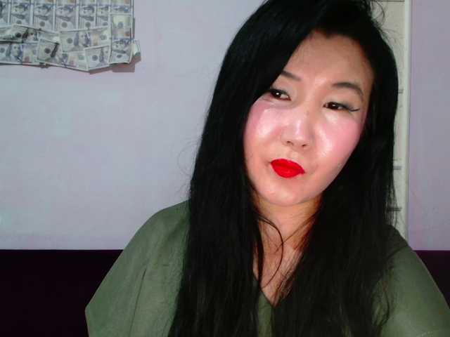 Bet-Lu's BongaCams show and profile