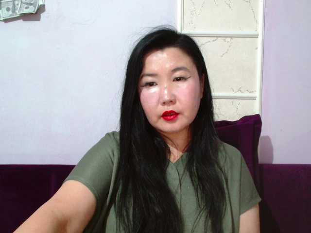 Bet-Lu's BongaCams show and profile
