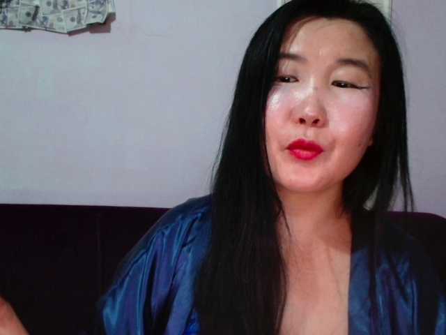 Bet-Lu's BongaCams show and profile