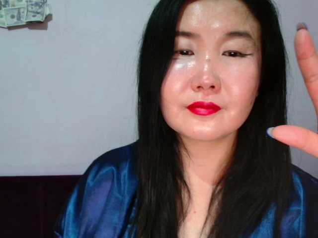 Bet-Lu's BongaCams show and profile