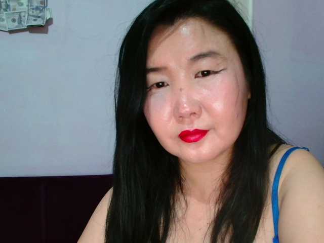 Bet-Lu's BongaCams show and profile