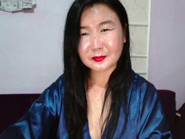 Bet-Lu's BongaCams show and profile